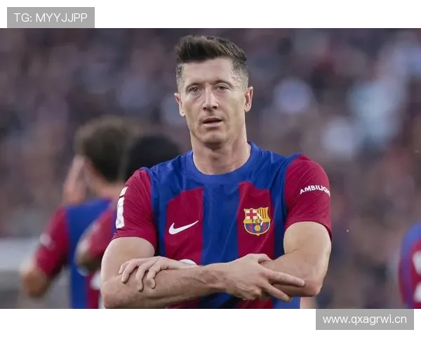 莱万转会巴萨是否正确:战术适配与竞技状态延续性分析 莱万转会巴萨是否正确:战术适配与竞技状态延续性分析