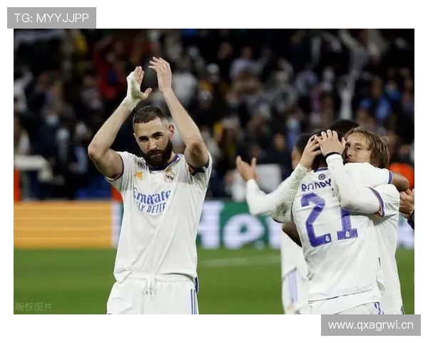 本泽马长期稳获首发的战术适配性与核心贡献解析