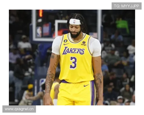 戴维斯赛场上的霸气和他家里那堆奢侈品，一点都不搭呐！